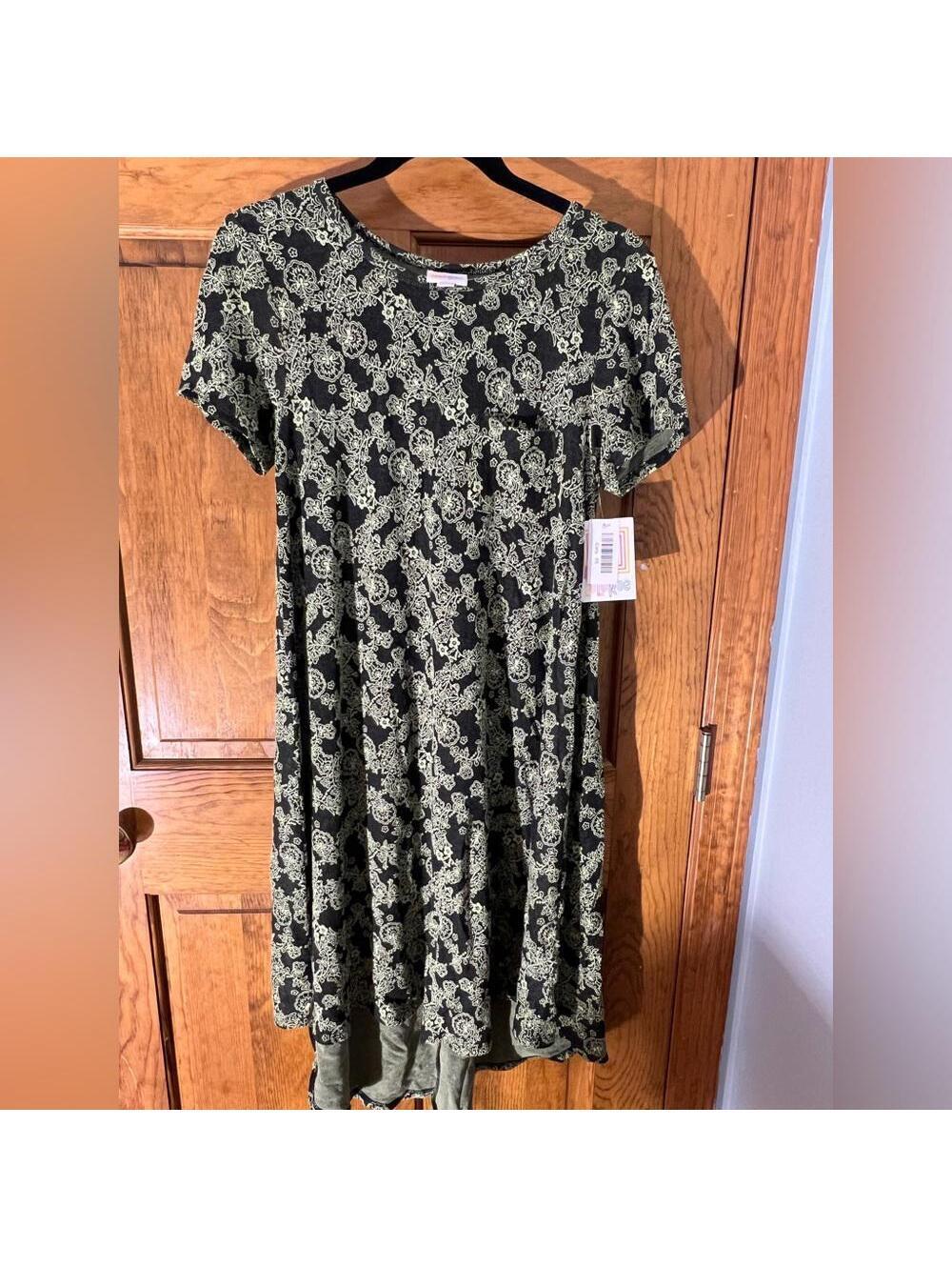 LuLaRoe Carly Dress Embroidered Black Green Swing T Shirt Flowy High Low XS NWT